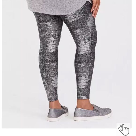 Torrid Size 4 Black & Silver Foil Knit Leggings - Picture 8 of 8